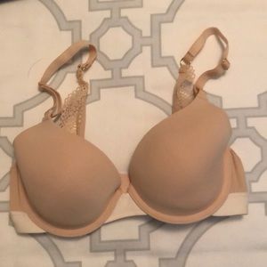 Convertible bra with lace detail